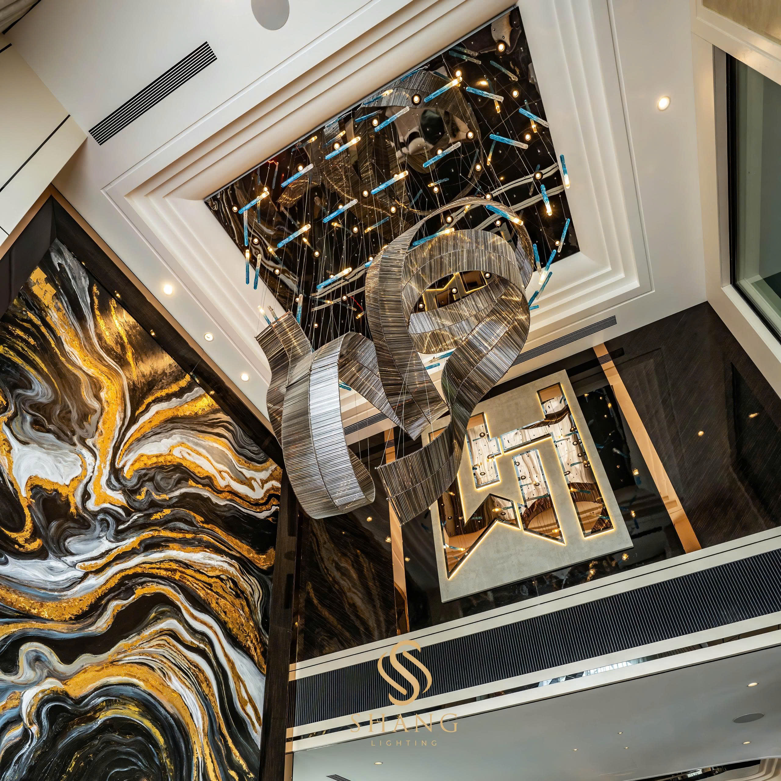 Đèn chùm độc bản thiết kế dành riêng cho phòng khách biệt thự Ocean Park